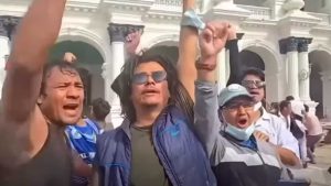 सिंहदरबार जल्दै गर्दा ‘वि डिड इट’ भन्दै उत्सव मनाईरहेका हेमराज थापाको भिडियो भाईरल