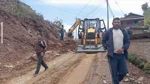कटारी–घुर्मी सडकमा भीषण पहिरो, आवागमन पूर्ण रूपमा ठप्प