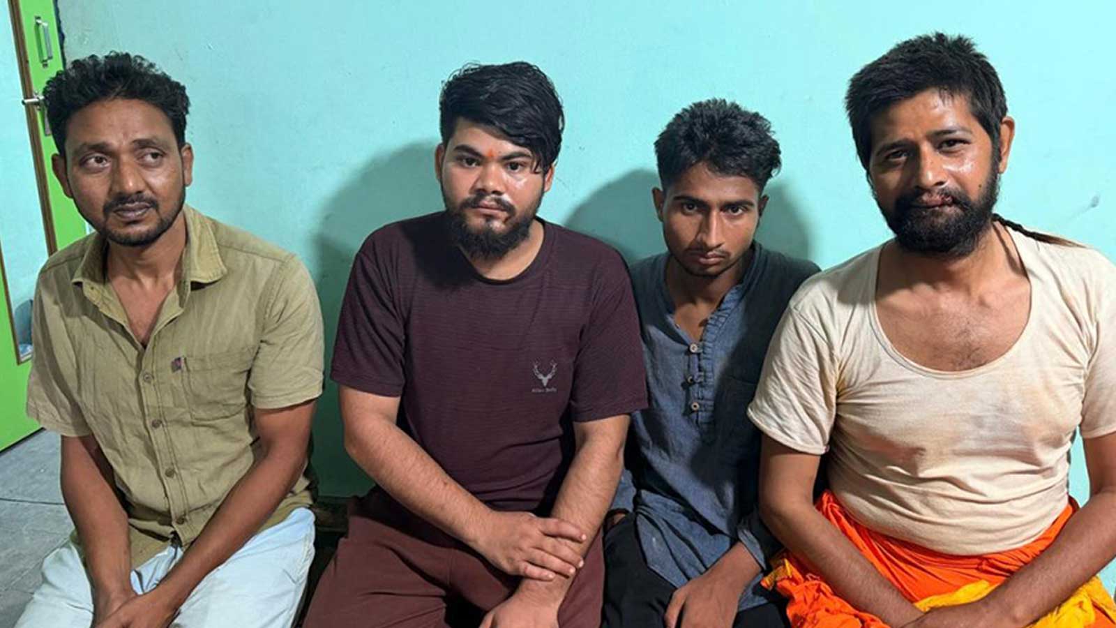 मसानघाटमा ‘साधु साधना’ को नाटकः चितास्थलमा निर्वस्त्र अश्लील हर्कत गर्ने चार जना पक्राउ, अरु दुई को हुन ?