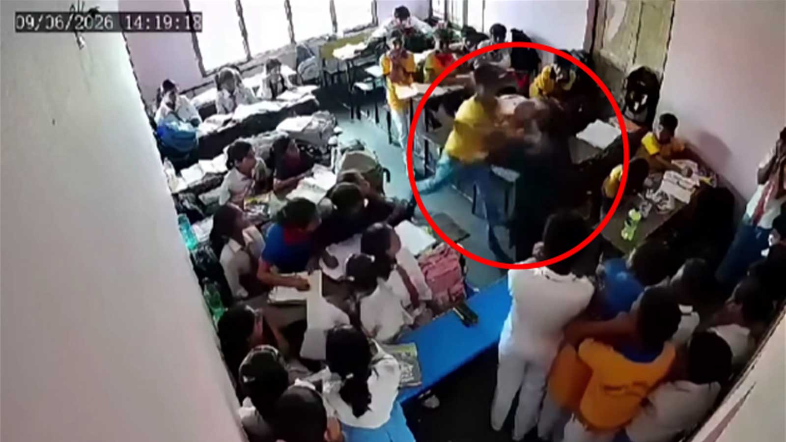 जनकपुरमा विद्यार्थीले कक्षाकोठामै शिक्षिकामाथि मुक्का वर्षाएः के हो वास्तविक घट्ना ?