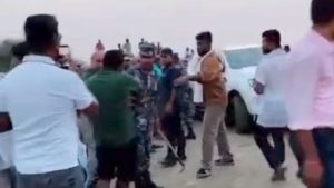 कमला पुलको प्रश्नबाट भागे मन्त्री ! बजेटबारे जवाफ माग्दा हतारहतार गाडी कुदाएर फर्किए सुनिल लम्साल