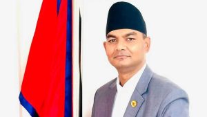 प्रशासनमाथि प्रहरी शासनको संकेतः प्रधानमन्त्रीलाई म्यासेज पठाएकै ‘अपराध’मा सचिव पक्राउ !