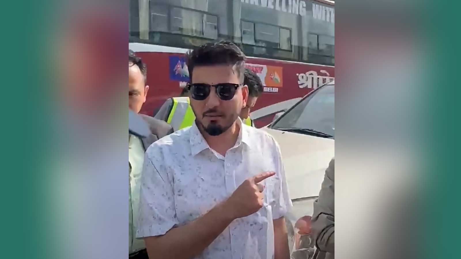 मन्त्रीले ‘खुट्टा भाँच्ने’ धम्की दिएपछि सुरु भएको बहसः के थियो घटना, के हो वास्तविक समस्या?