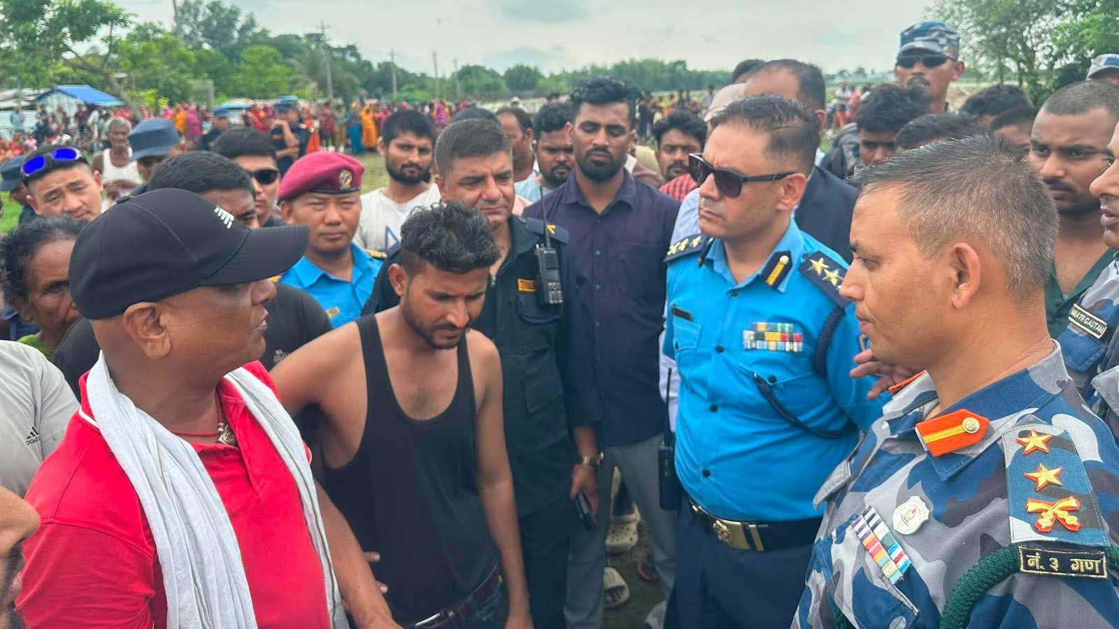 प्रहरीले लखेटेपछि उम्किन दलदले पोखरीमा पसेका युवक रहस्यमय रूपमा बेपत्ता, सुरक्षा निकायलाई तनाव