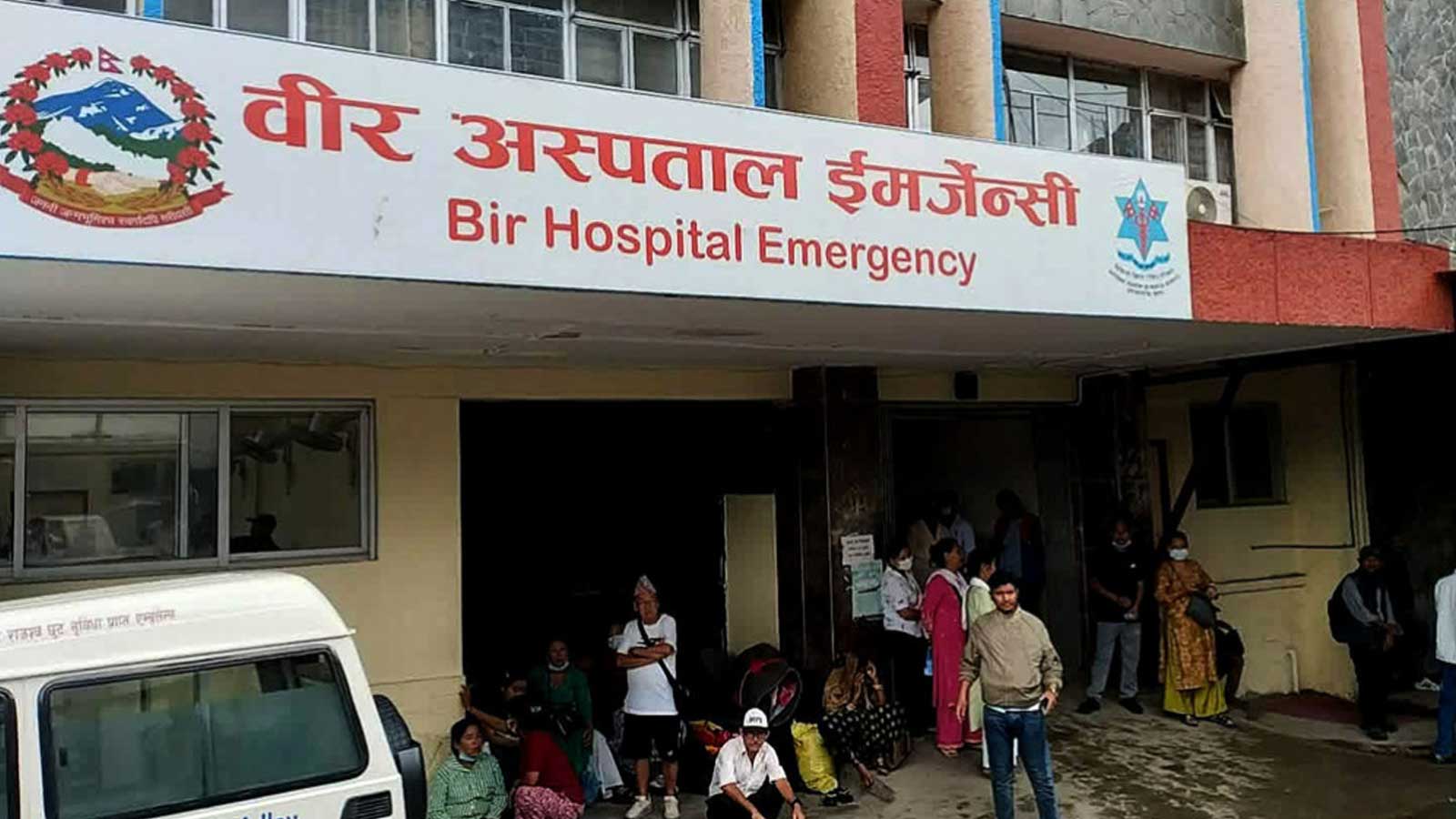 ट्राफिक जरिवानाको पीरले राहदानी विभागअगाडि जलेको एउटा शरीर र उठेका असहज प्रश्नहरू