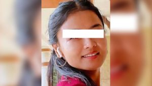 एपीएफ स्कुलको खाताबाट करोडौँ रकम दुरुपयोगको आरोपमा लेखा प्रमुख इन्स्पेक्टर कल्पना गुरुङ र उनका साथी पक्राउ