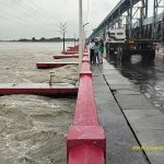२ लाख क्युसेक नाघ्यो कोशीको बहावः २८ वटा ढोका खोलेर रातो बत्ती बल्दा ब्युँतियो ०६५ को त्रास