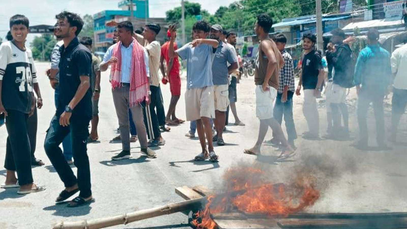 सिरहामा एम्बुलेन्सका लागि अध्यक्षको आदेश कुर्दाकुर्दै सर्पदंश भएका सप्तरीका बालकको मृत्यु