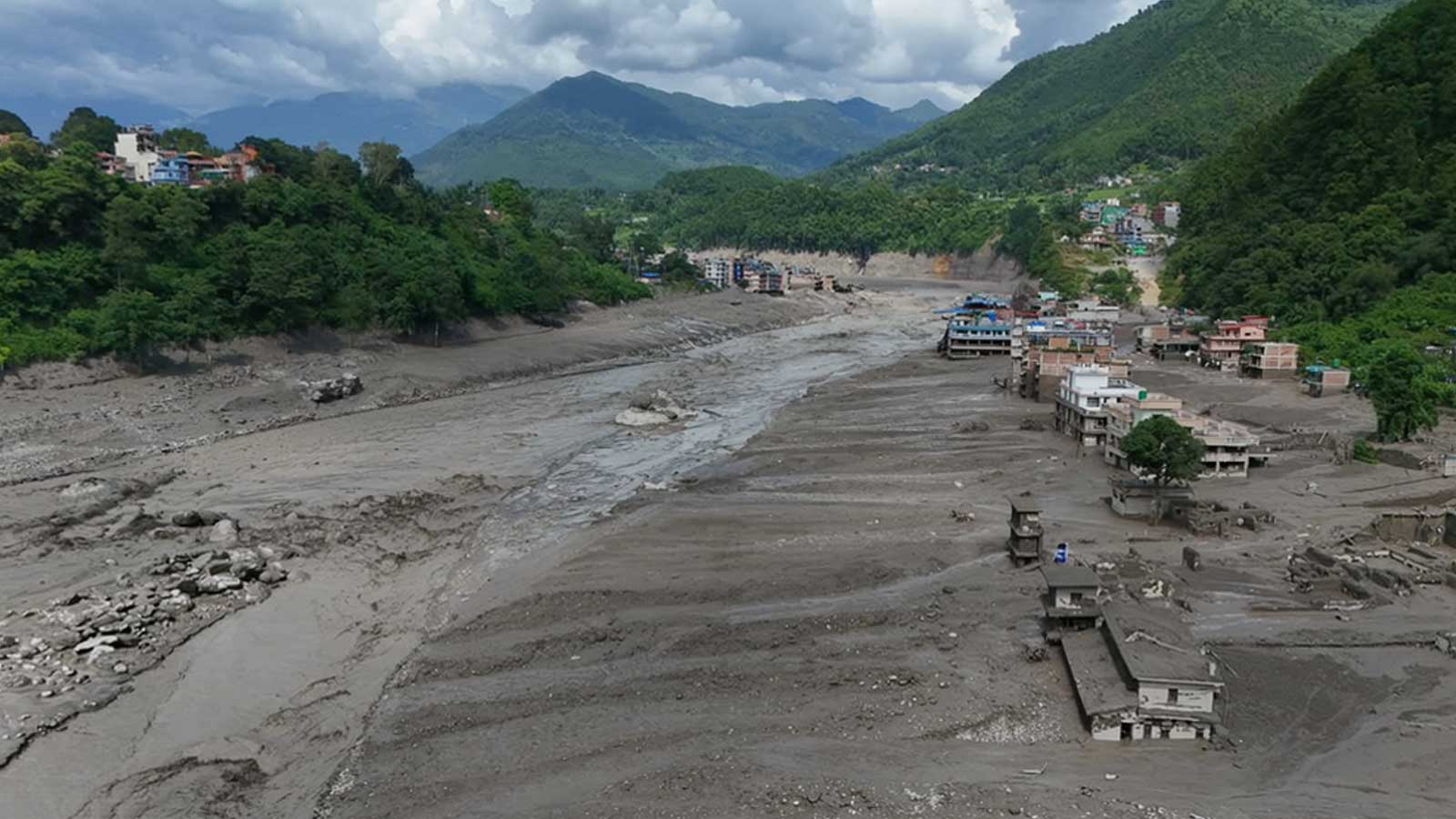 भोटेकोशीको कहर : १६२ शव भेटिए, अझै सयौँ बेपत्ता, आठ जिल्ला शोकमा