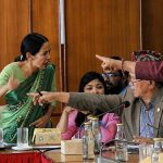 फोहोर व्यवस्थापन बैठकमै मेयर र सांसद आमनेसामनेः आशिका रिसाएर हिँडिन्, चिरिबाबुको प्रश्न– ‘हु द हेल ?’