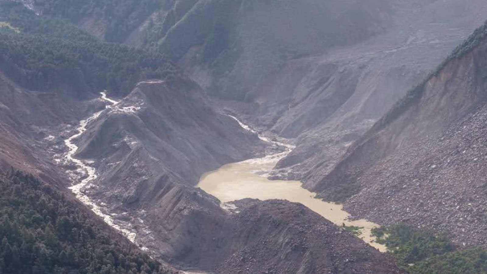 भोटेकोशीमा टरेको छैन खतराः नदी थुनिएर बनेको ताल फुट्न सक्ने विभागको चेतावनी