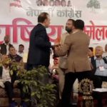 कांग्रेस इतर भेलामा ‘हिन्दु राष्ट्र’को मुद्दाले मच्चायो खैलाबैला, निधि–महतबीच कागज खोसाखोस
