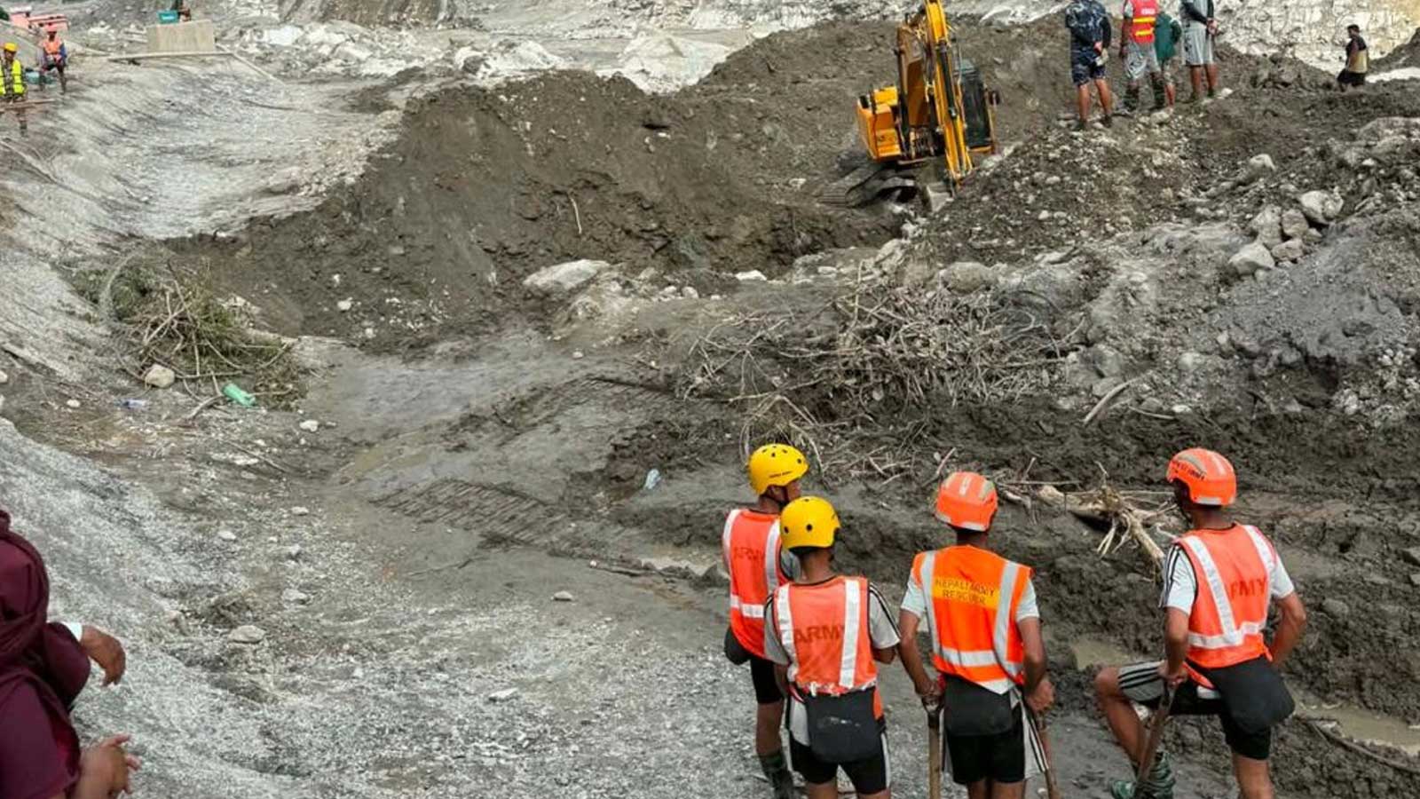 बाढीको पाँचौँ दिन बल्ल त्रिशूली–३ ए टनेलको प्रवेशद्वार खोज्दै उद्धार टोली