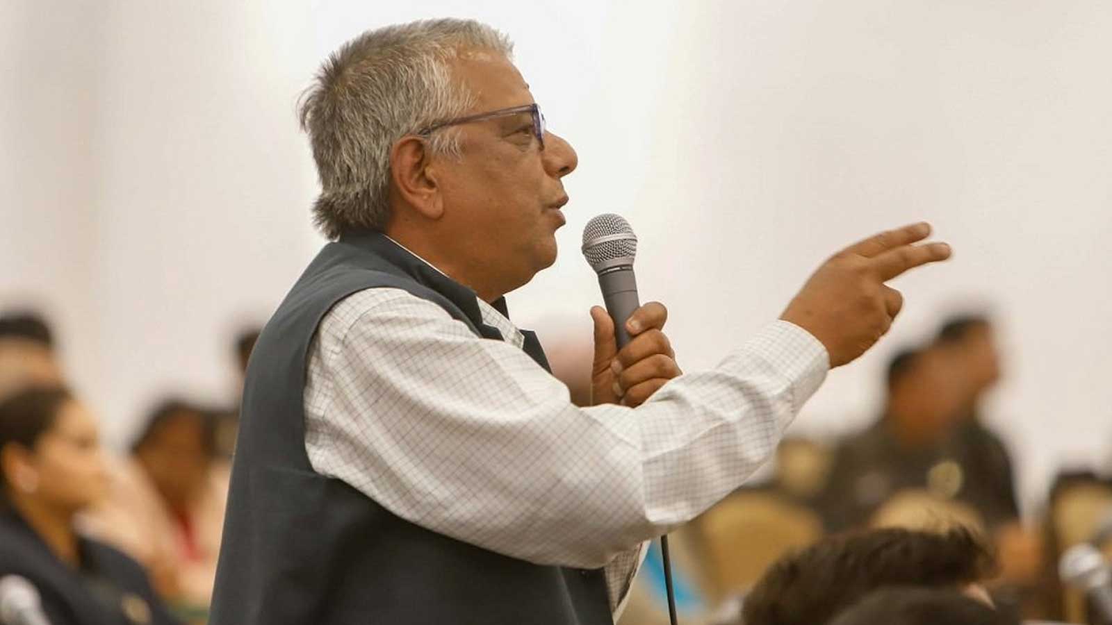 संसद बैठकमा आफ्नै कुर्षीमा ढले कांग्रेस सांसद भरत खड्का, वैठक प्रभावित