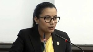 तथ्यभन्दा बाहिर गएर राष्ट्रिय सभामाथि आरोप लगाएपछि कानुनमन्त्री गौतमले मागिन् माफी
