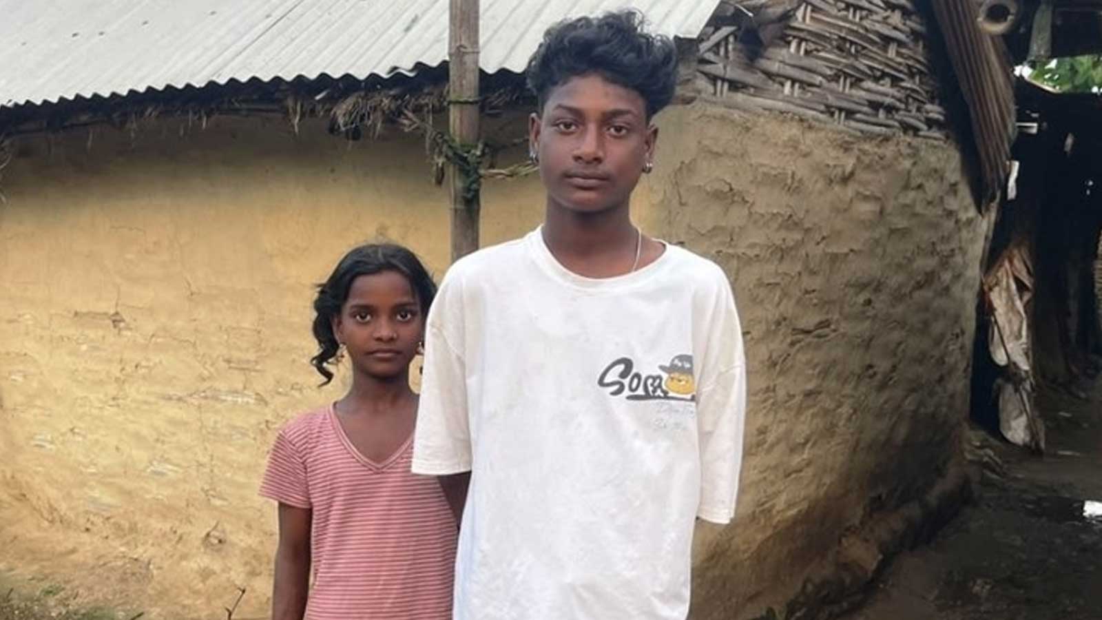 भोटेकोशी बाढीको कहरः आमा गुमाएको वर्ष दिन नपुग्दै बुबा बेपत्ता, चुहिने छानोमुनि १३ वर्षीय शोभाको प्रतीक्षा