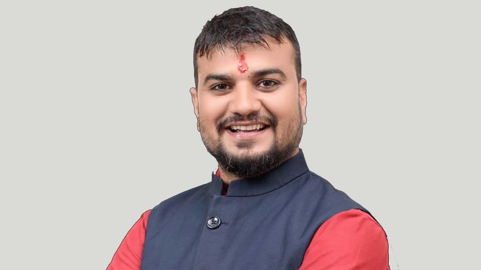दुई दशक प्रचण्डको पार्टीमा बिताएका प्रभाकर गुप्ता रास्वपामा, नेकपाभित्र परिवारवाद र अवसरवाद हाबी भएको आरोप