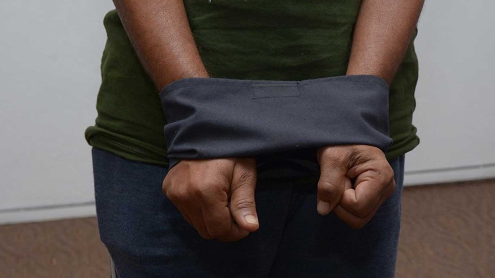 फेसबुकमा खुकुरी बोकेको फोटो हाल्दा प्रहरी हिरासतमा पुगे १८ वर्षीय युवक