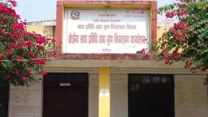 खानामा काठ र फलामका टुक्रा, बासी खाना र फोहोर पानीको स्रोत फेला परेपछि सगरमाथा होटल बन्द!