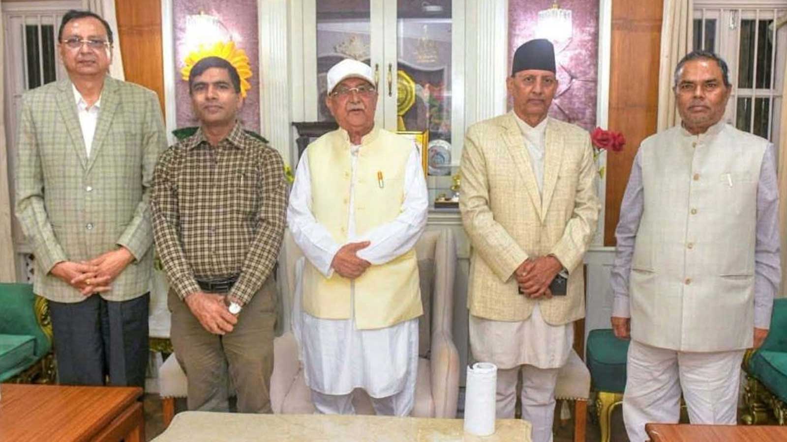 मधेशमा नयाँ सत्ता समीकरणको चर्चा, ओलीसँग छलफलको हल्लापछि उपेन्द्रको खण्डन—‘एमालेसँग सहकार्यको निर्णय छैन’