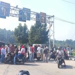 हायसको ठक्करबाट शिक्षकको मृत्यु, दोषीमाथि कारबाही र क्षतिपूर्तिको माग गर्दै कटारीमा राजमार्ग अवरुद्ध