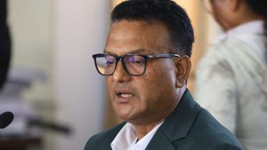 चरित्रमाथि प्रश्न उठाउँदै प्रस्तावित राजदूत सुनारलाई सांसदको घेरावन्दी, रिजेक्ट हुनु भन्दा नाम फिर्ता लिन सुझाव
