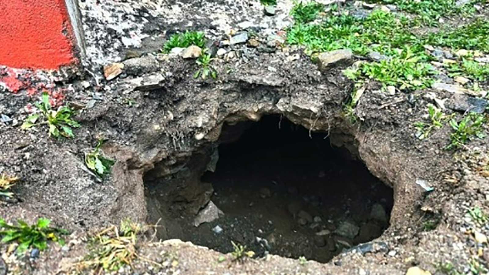 कारागारभित्र ४ मिटर सुरुङ खनेर आठ कैदी फरार, १७ मध्ये आठ भाग्दा सुरक्षाकर्मीले कसरी सुइँको पाएनन् ?