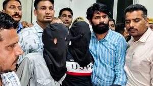 टाइगर श्राफको कारमा गोली चलाउने आरोपितकी आमाको दाबीः ‘प्रलोभनमा पारेर छोरालाई फसाइयो’